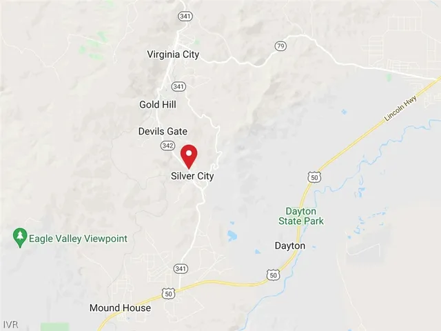 a picture of a bathroom with a picture on the wall