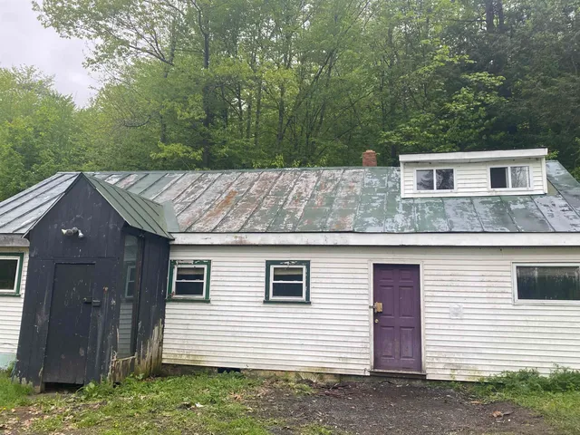 $199,000 | 8769 Highway 14, Brookfield, VT 05036