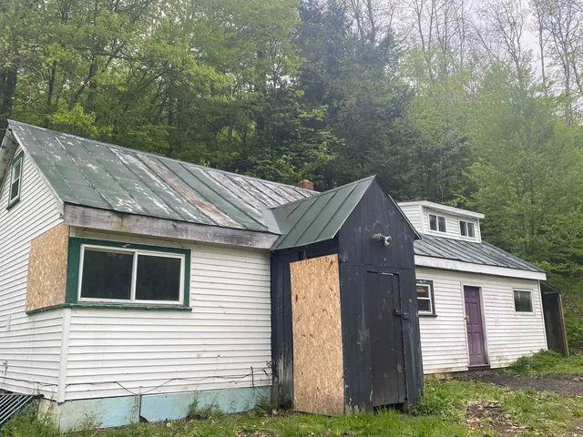$199,000 | 8769 Highway 14, Brookfield, VT 05036
