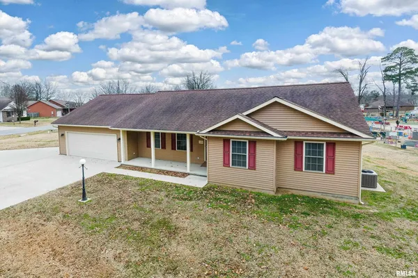 $250,000 | 1101 California Street, Carterville, IL 62918