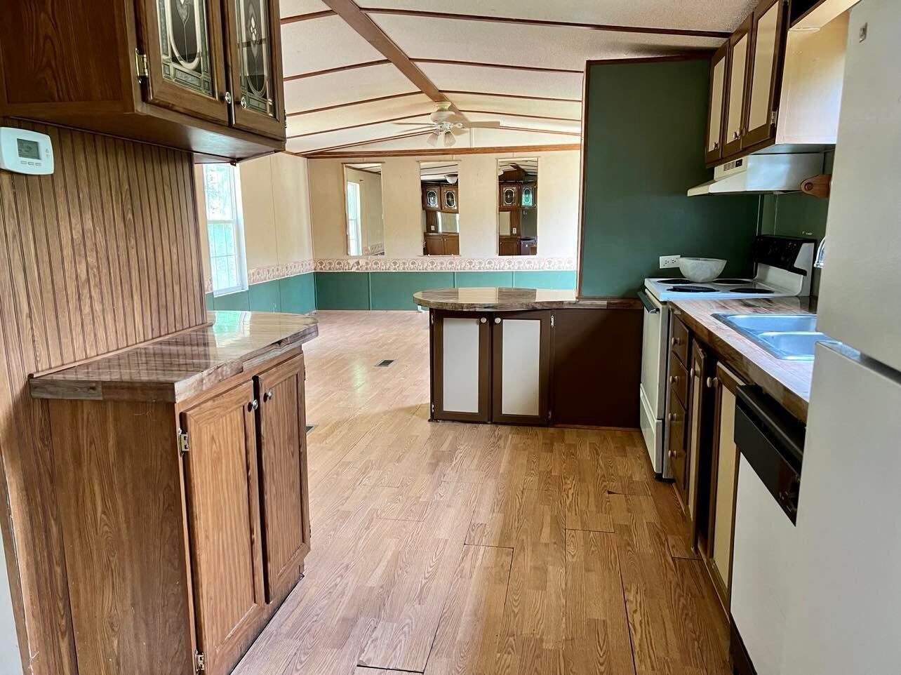 553 Wahoo Valley Road Kingsport, TN 37663 - Photo 6 of 14 286117619_1169446497174300_3460610412990