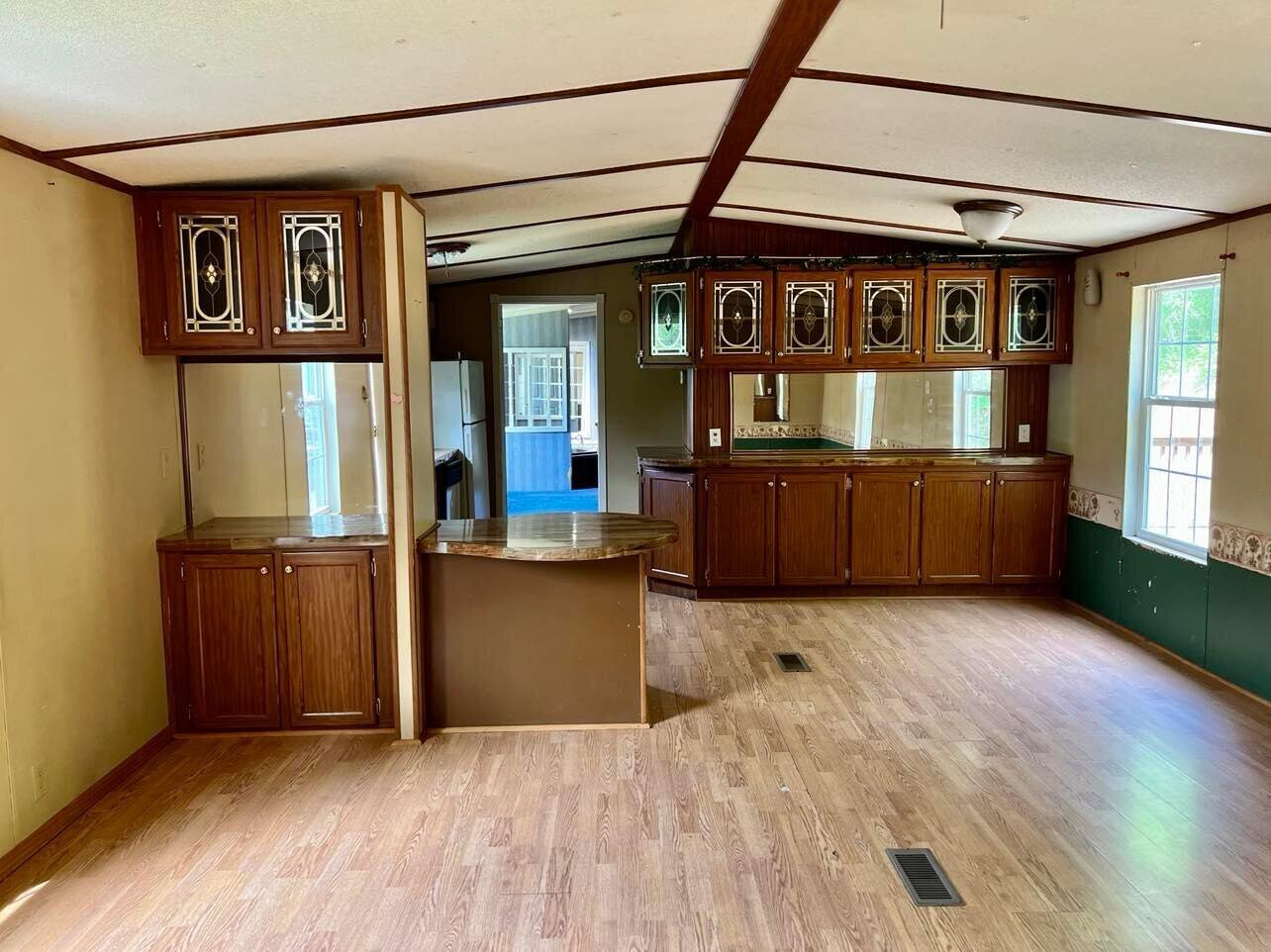 553 Wahoo Valley Road Kingsport, TN 37663 - Photo 8 of 14 285872298_393825182686790_39371363617050