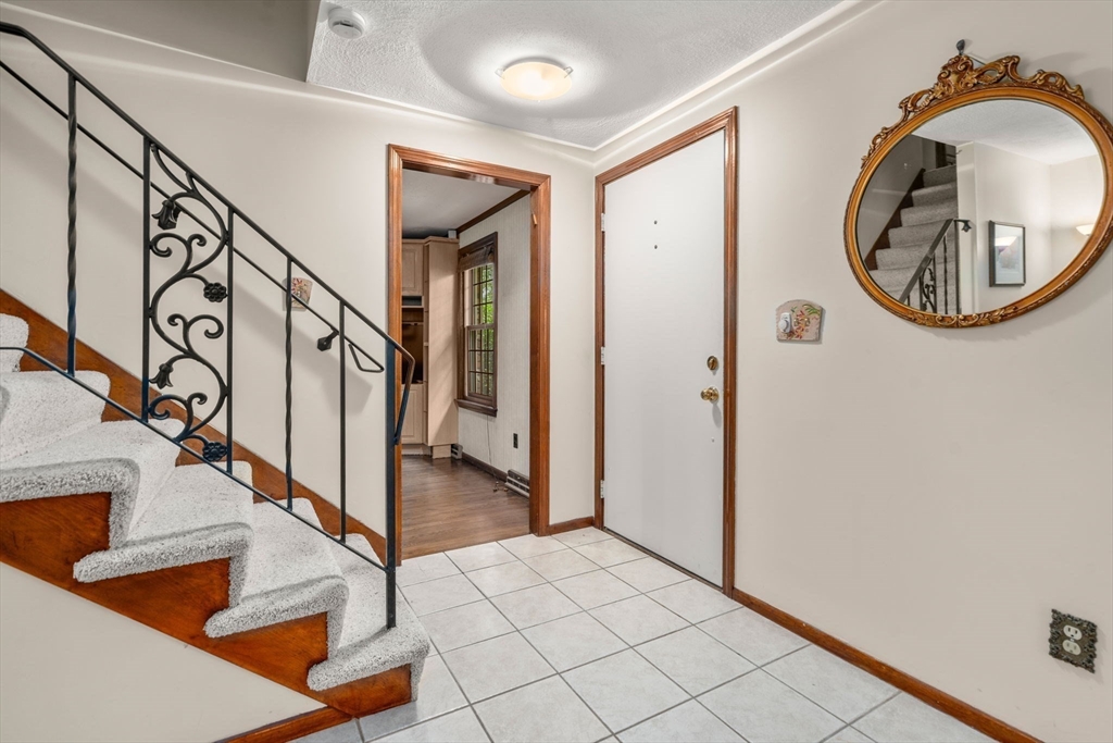11 Bacon Road Framingham, MA 01701 - Photo 4 of 30