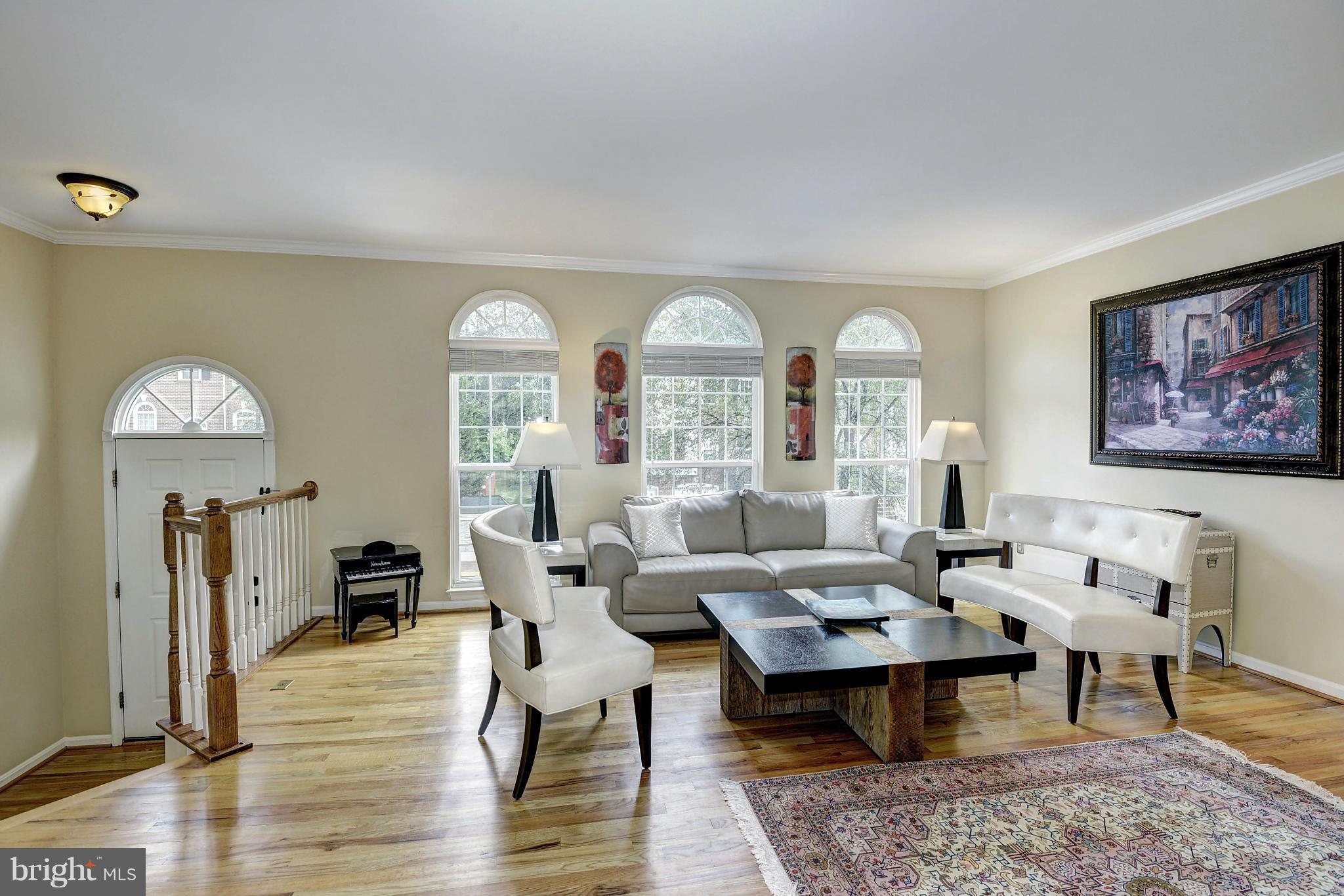 1986 Logan Manor Drive Reston, VA 20190 - Photo 2 of 30 Living Room