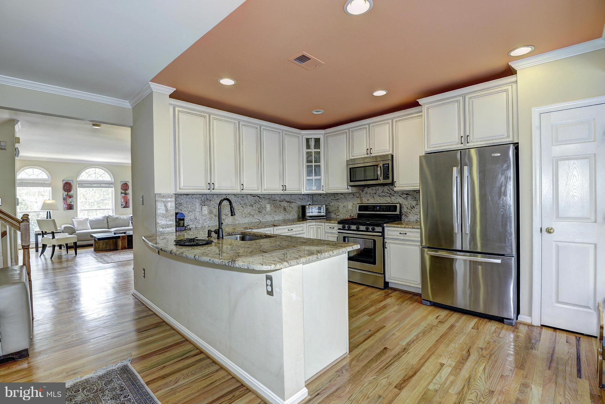 1986 Logan Manor Drive Reston, VA 20190 - Photo 3 of 30 Kitchen