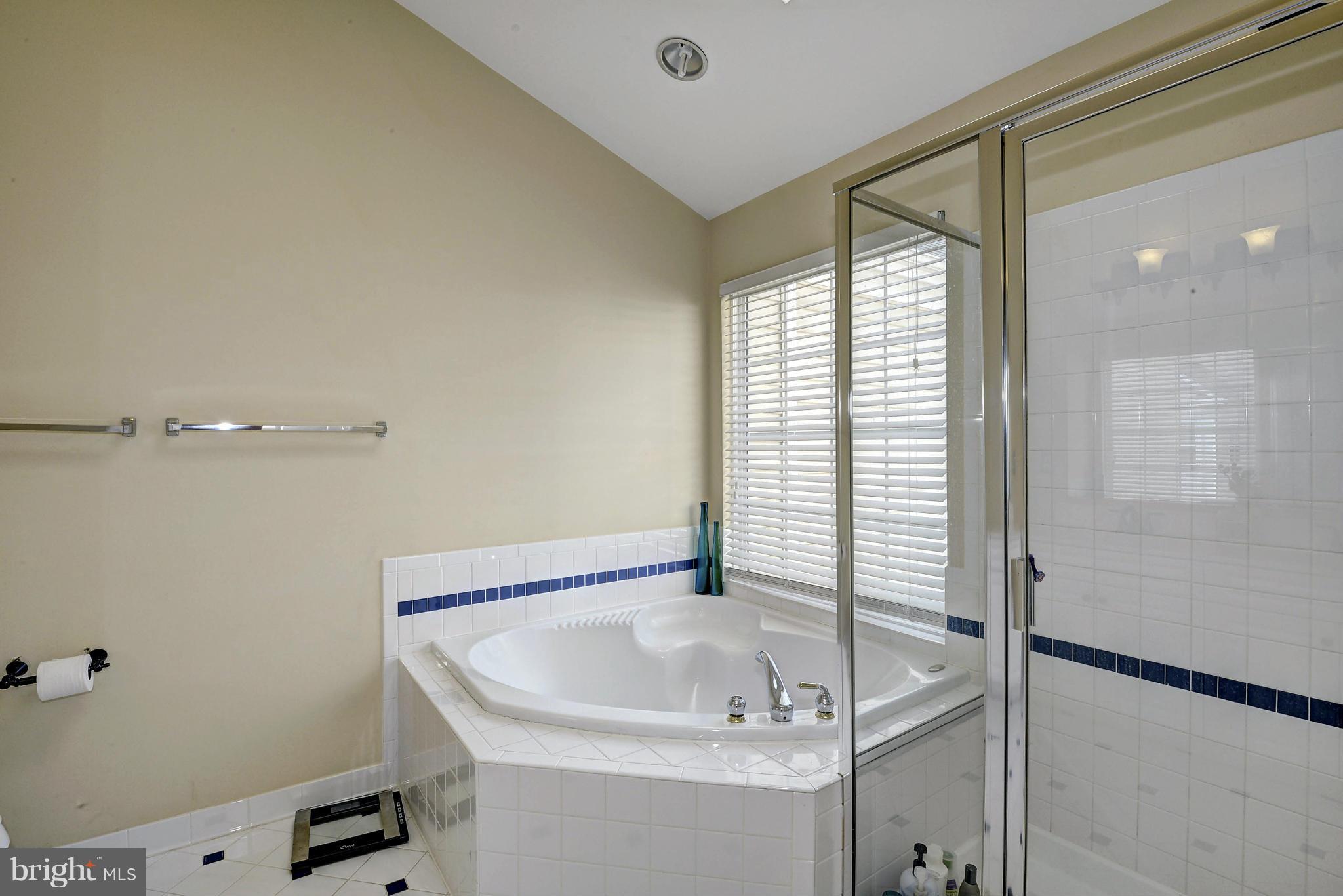 1986 Logan Manor Drive Reston, VA 20190 - Photo 23 of 30 Bath (Master)