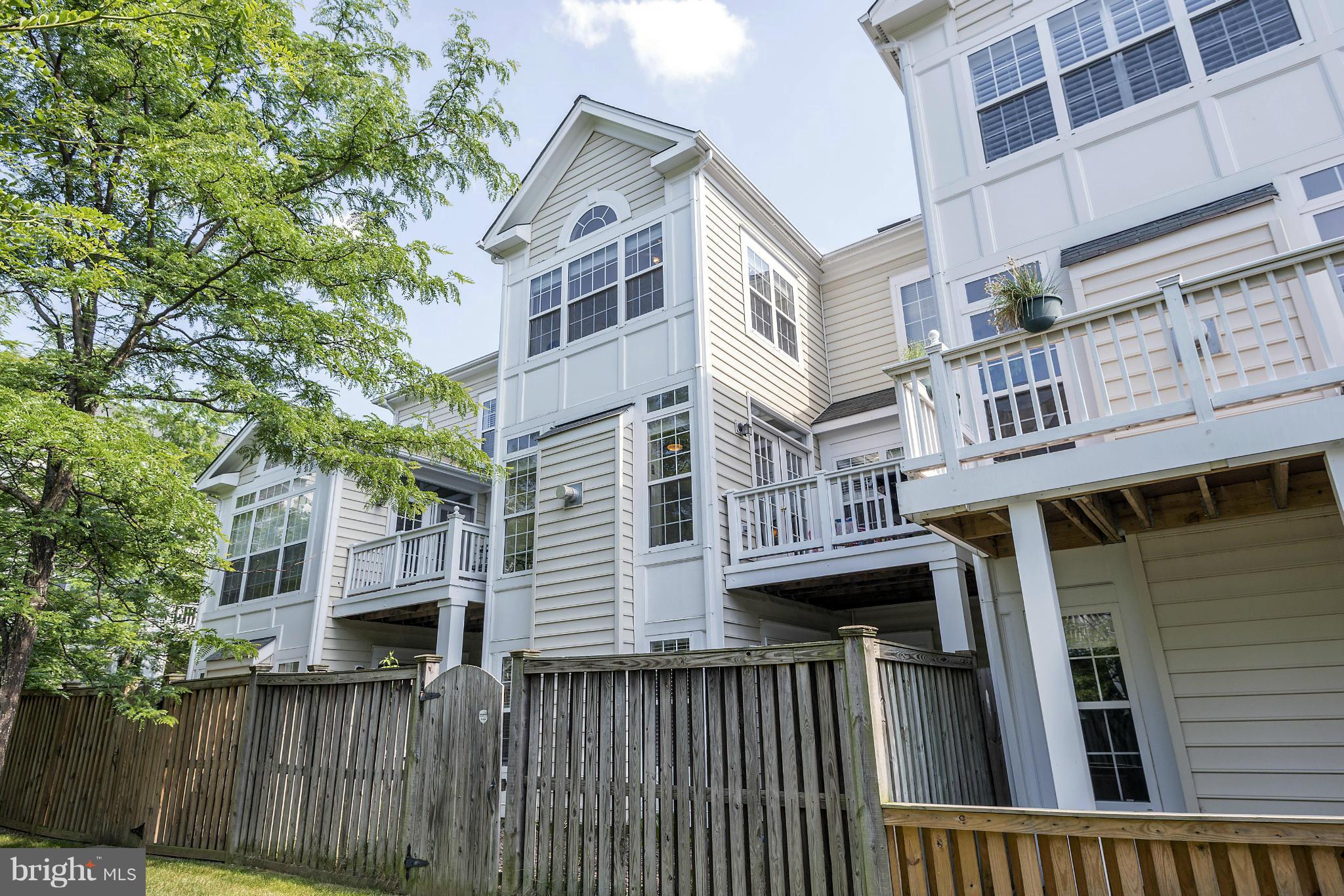 1986 Logan Manor Drive Reston, VA 20190 - Photo 29 of 30 Exterior (Rear)
