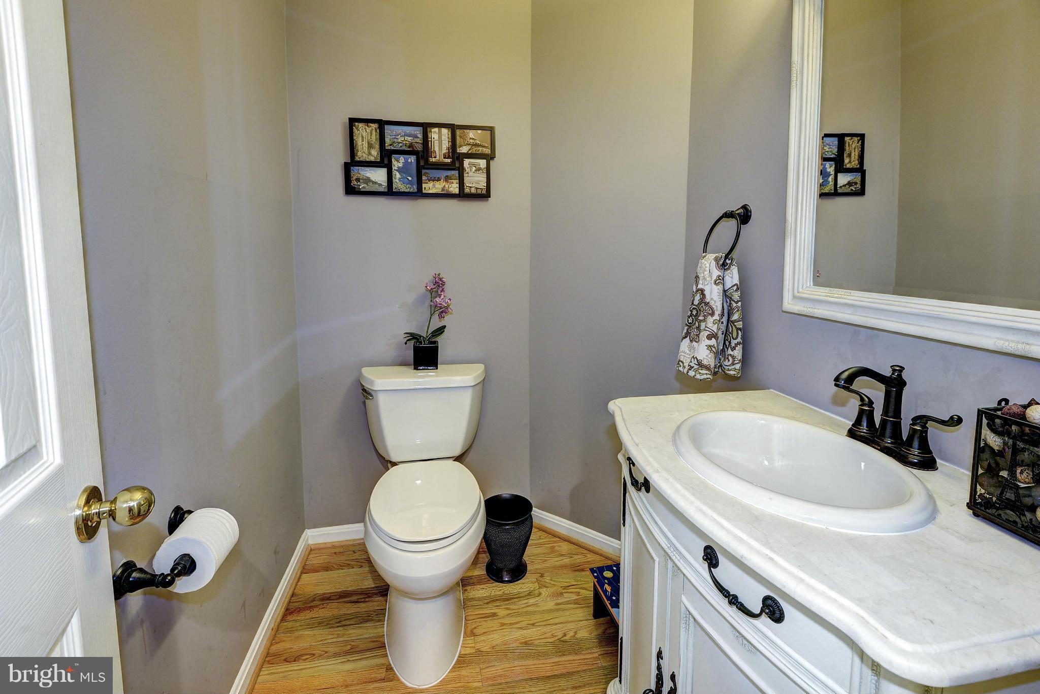 1986 Logan Manor Drive Reston, VA 20190 - Photo 5 of 30 Bath