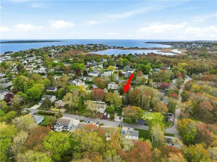 $800,000 | 10 What Cheer Road, Narragansett, RI 02882