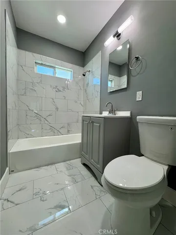 $3,170 | 4860 North Lakewood Boulevard, Long Beach, CA 90808