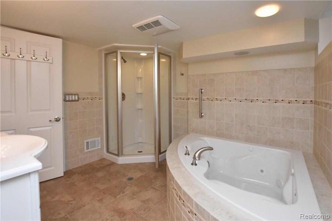 3903 Amherst Road Royal Oak, MI 48073 - Photo 42 of 48 Amherst_66.JPG