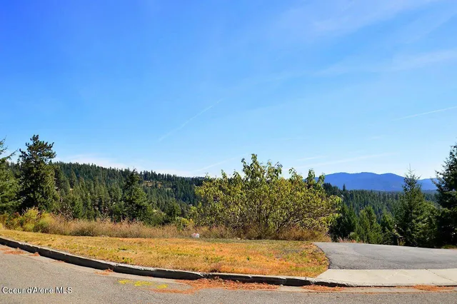 $179,500 | 3718 East Sky Harbor Drive, Coeur D'Alene, ID 83814