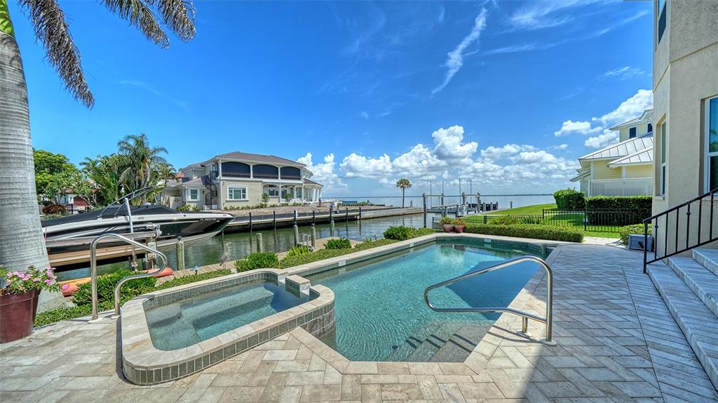 657 Halyard Lane Longboat Key, FL 34228 - Photo 25 of 33