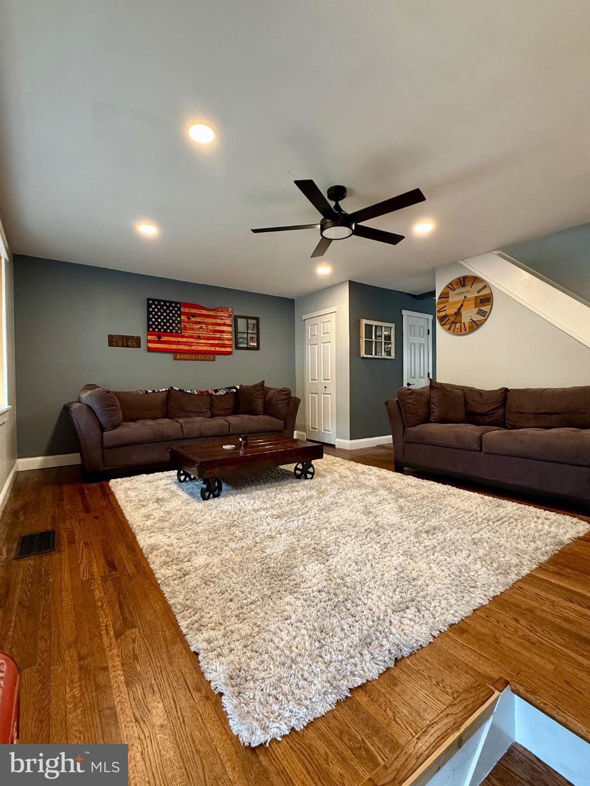 12820 Elnora Road Philadelphia, PA 19154 - Photo 7 of 31 Cozy living space with modern charm.