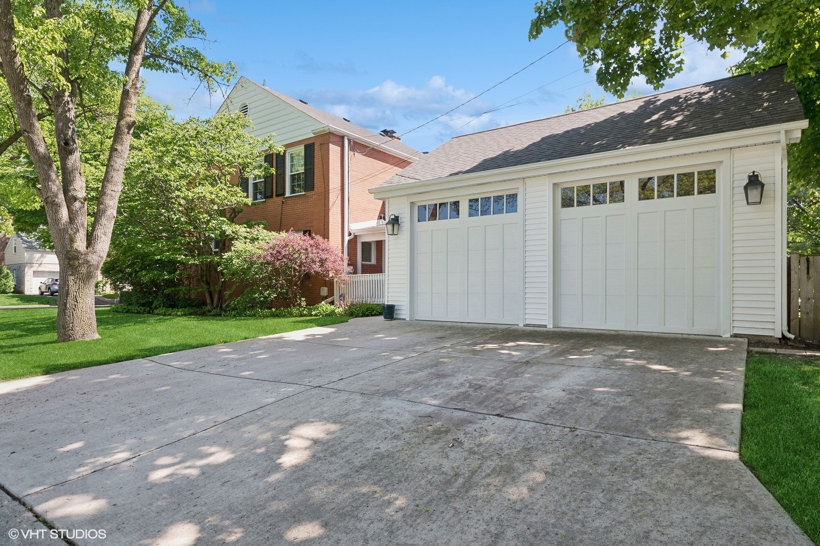 2044 Ewing Avenue Evanston, IL 60201 - Photo 31 of 35 a view of backyard of the house