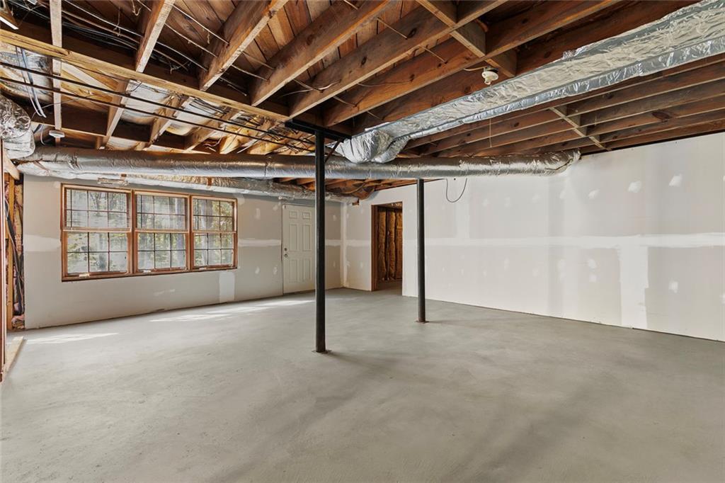 2258 Greencrest Drive Northeast Atlanta, GA 30345 - Photo 27 of 39 a view of an empty room