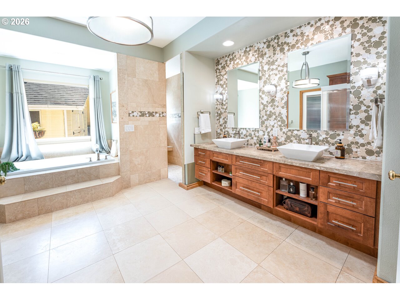 1368 Wimbledon Place Springfield, OR 97477 - Photo 22 of 43 Attached Bathroom #1