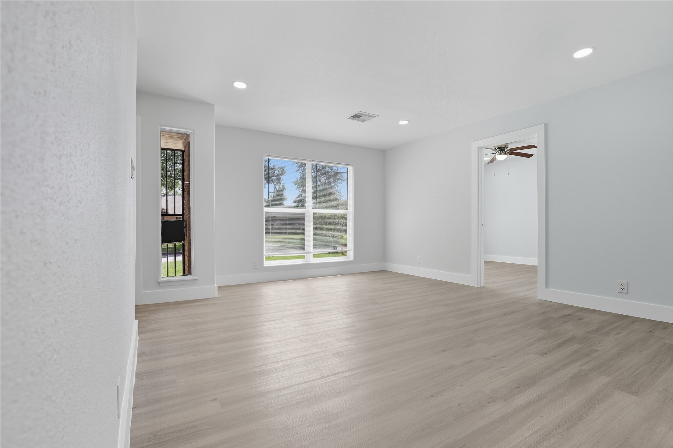 3923 Hickok Lane Houston, TX 77047 - Photo 7 of 22