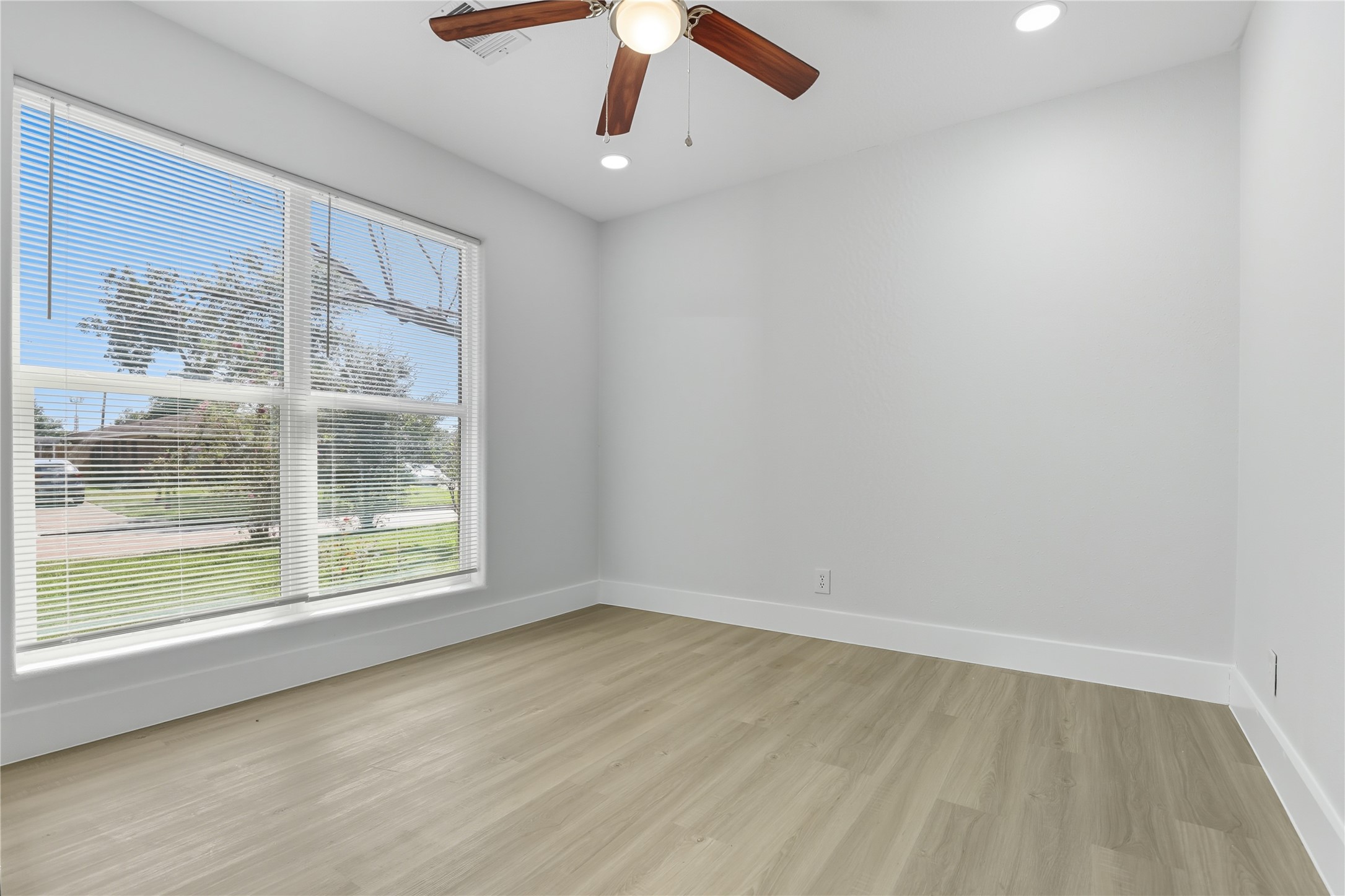 3923 Hickok Lane Houston, TX 77047 - Photo 9 of 22