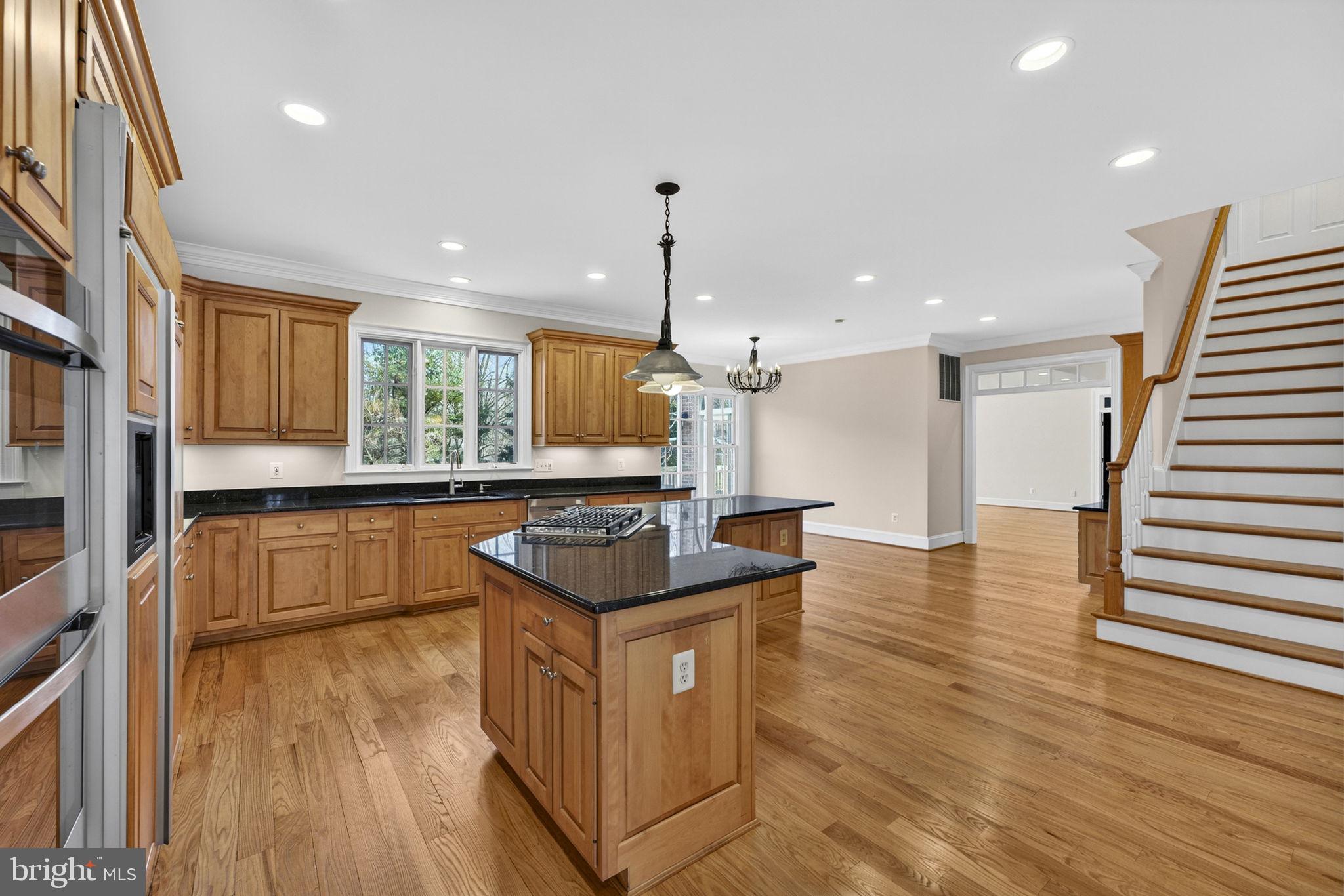 451 Seneca Road Great Falls, VA 22066 - Photo 11 of 73