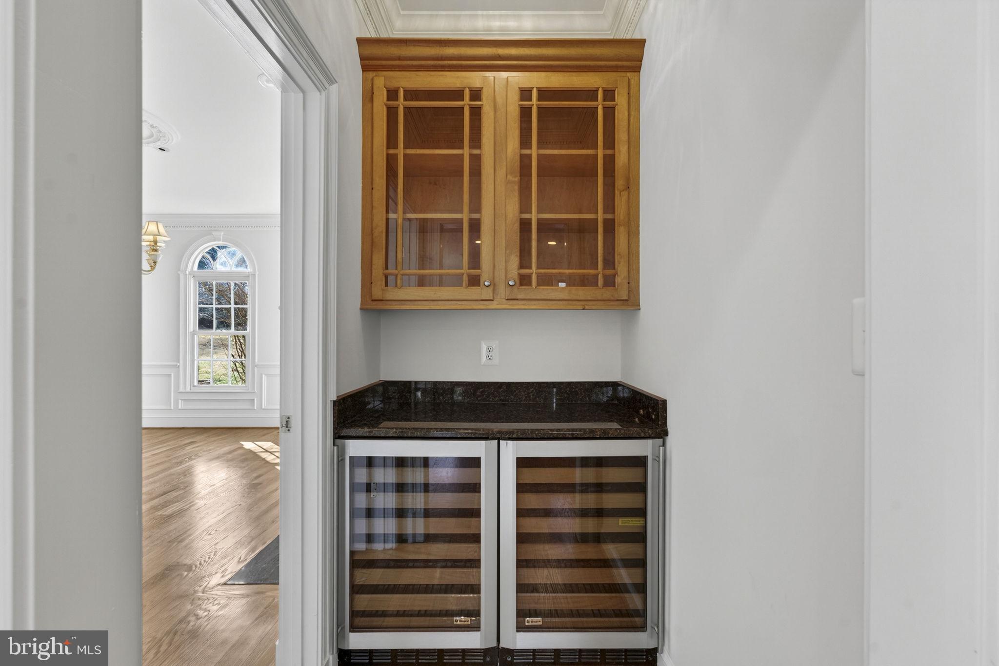 451 Seneca Road Great Falls, VA 22066 - Photo 12 of 73