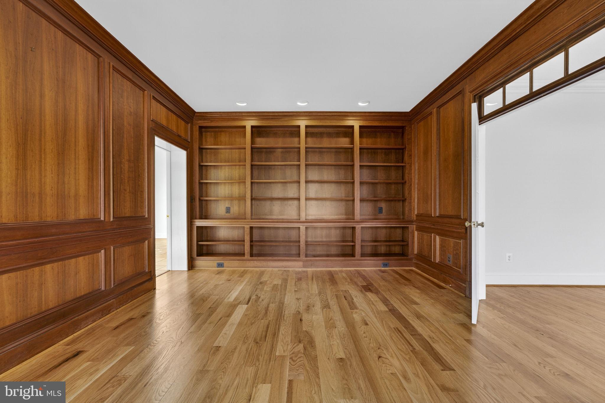 451 Seneca Road Great Falls, VA 22066 - Photo 20 of 73