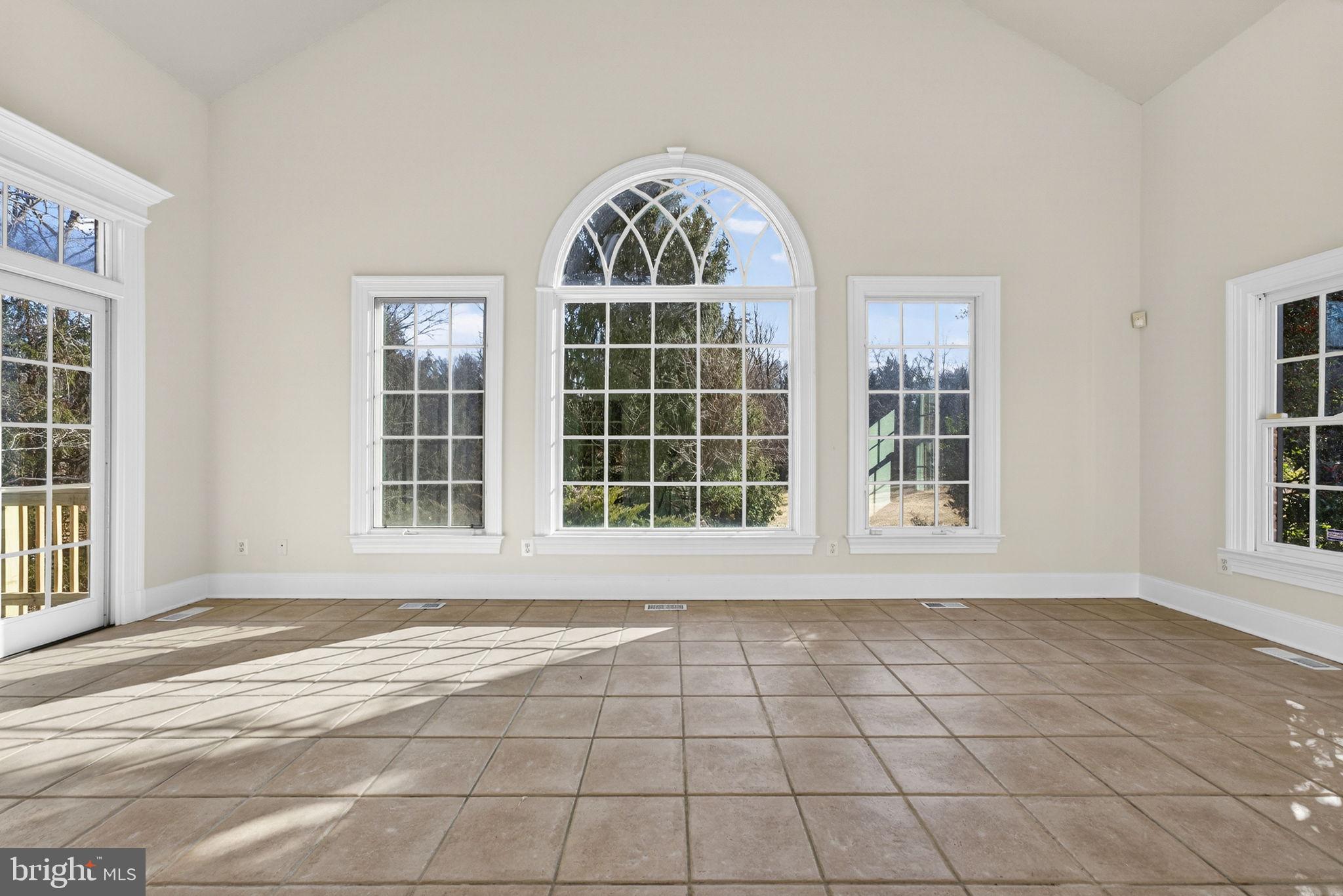 451 Seneca Road Great Falls, VA 22066 - Photo 23 of 73