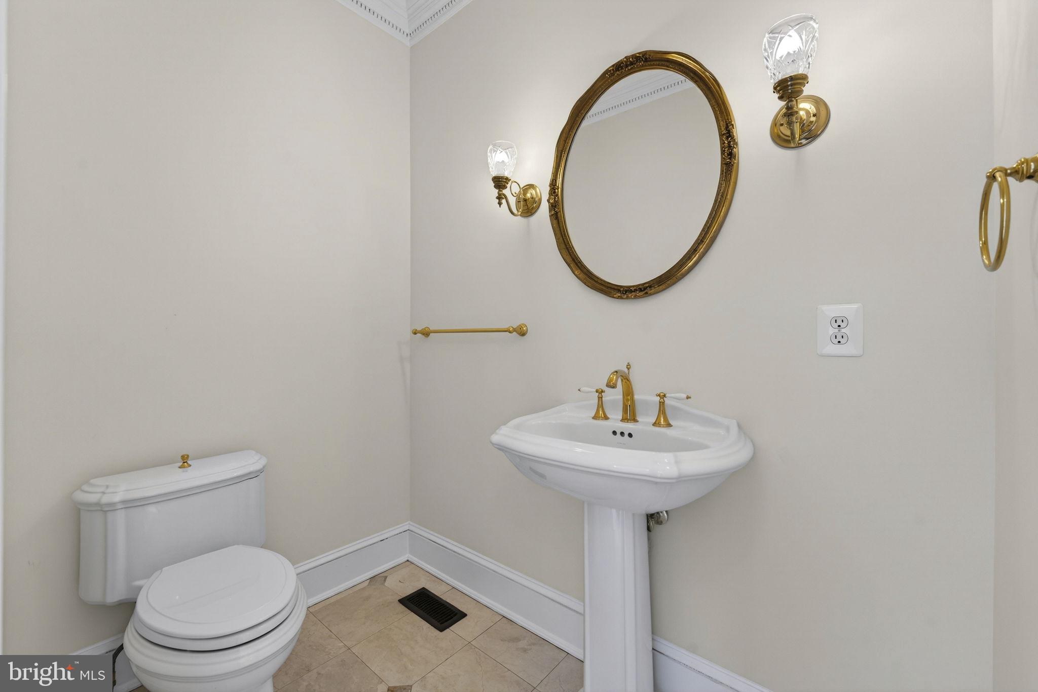 451 Seneca Road Great Falls, VA 22066 - Photo 28 of 73