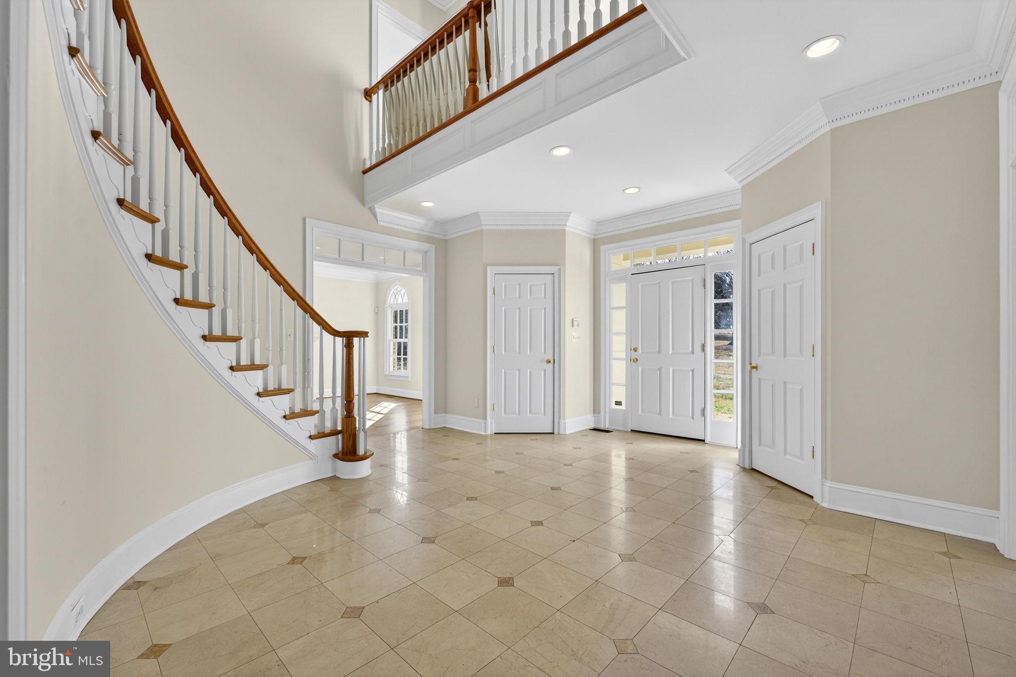 451 Seneca Road Great Falls, VA 22066 - Photo 4 of 73