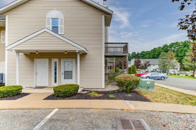 $213,000 | 504 Greenwich Drive, Albany, NY 12203