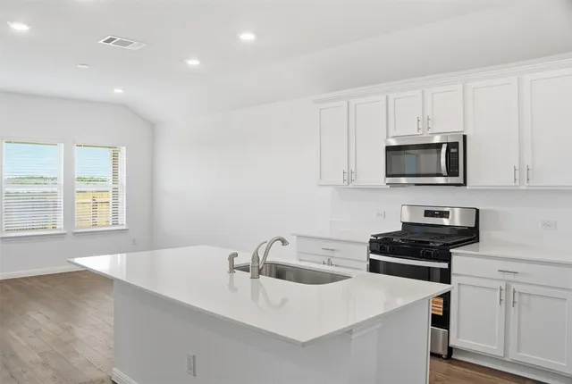 $1,895 | 331 Mustang Lake Circle, Buda, TX 78610