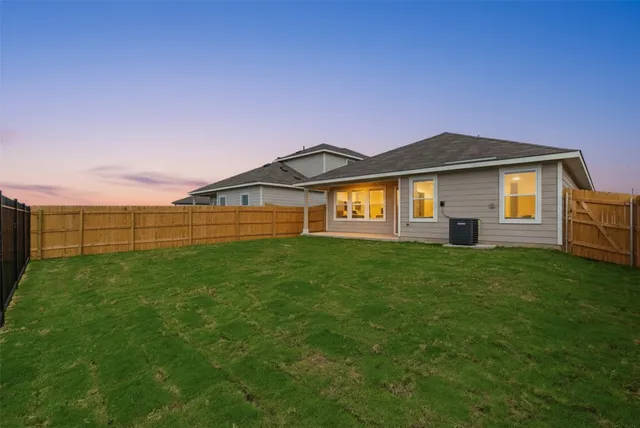 $1,895 | 331 Mustang Lake Circle, Buda, TX 78610