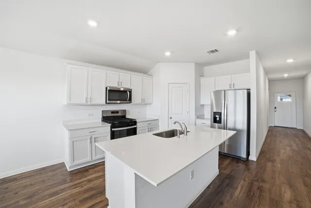 $1,895 | 331 Mustang Lake Circle, Buda, TX 78610