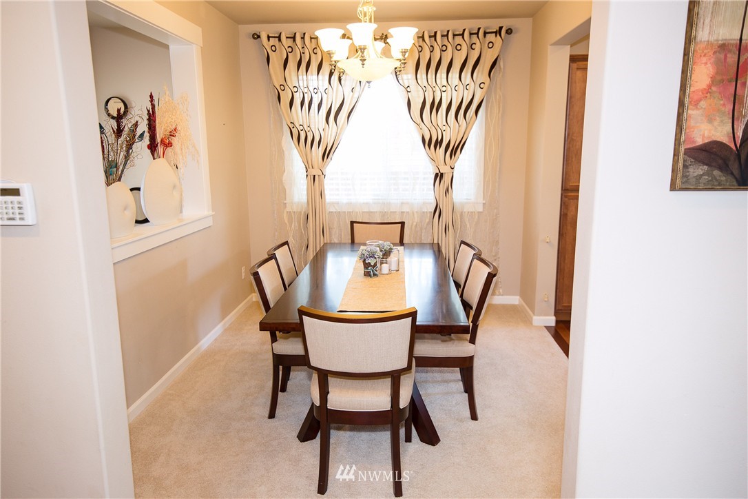 19159 117th Place Southeast Renton, WA 98058 - Photo 12 of 25 Gallery Image 12