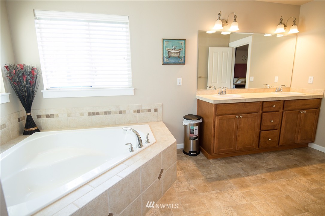 19159 117th Place Southeast Renton, WA 98058 - Photo 20 of 25 Gallery Image 20