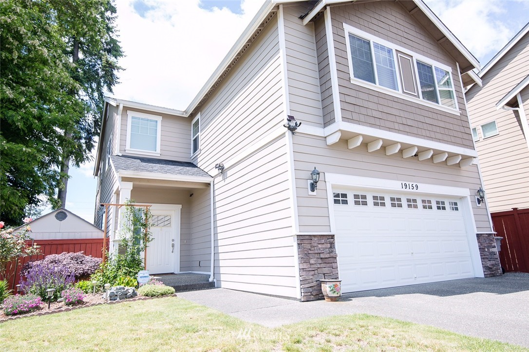19159 117th Place Southeast Renton, WA 98058 - Photo 3 of 25 Gallery Image 3