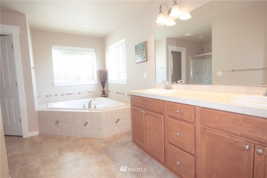 19159 117th Place Southeast Renton, WA 98058 - Photo 21 of 25 Gallery Image 21