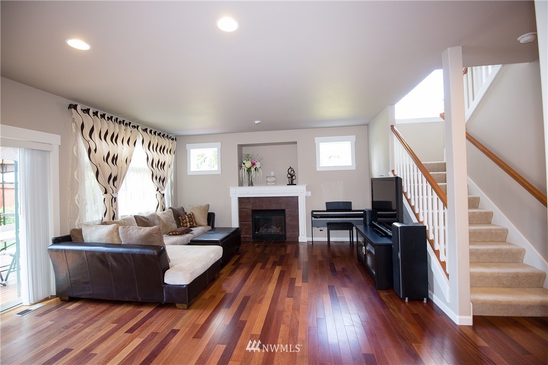 19159 117th Place Southeast Renton, WA 98058 - Photo 8 of 25 Gallery Image 8
