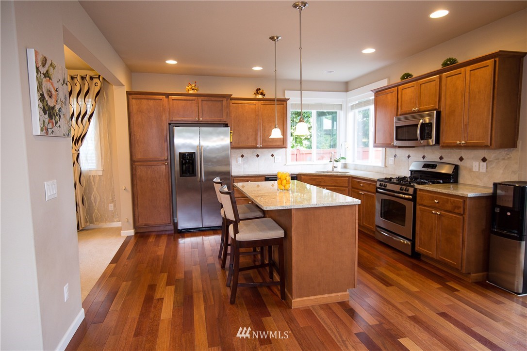 19159 117th Place Southeast Renton, WA 98058 - Photo 9 of 25 Gallery Image 9