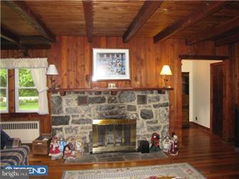 95 Marlton Road Pilesgrove, NJ 08098 - Photo 5 of 10 Living Room