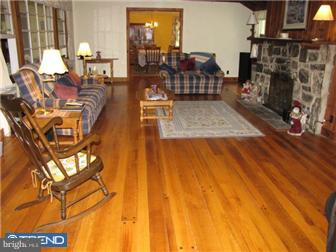 95 Marlton Road Pilesgrove, NJ 08098 - Photo 6 of 10 Living Room