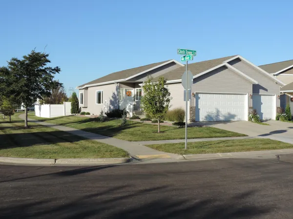 $430,000 | 4797 Clock Tower Lane, Fargo, ND 58104