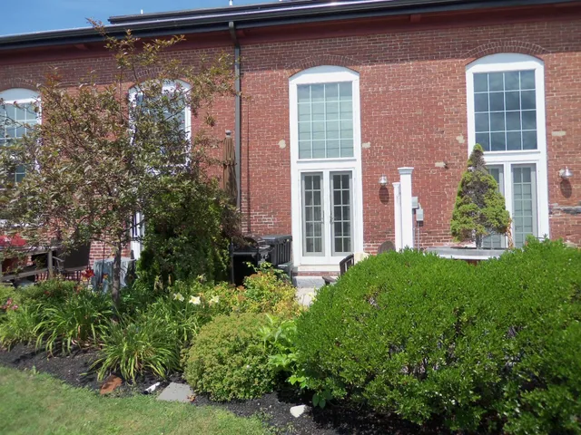 $309,000 | 48 Landing Lane, Unit 16, Laconia, NH 03246