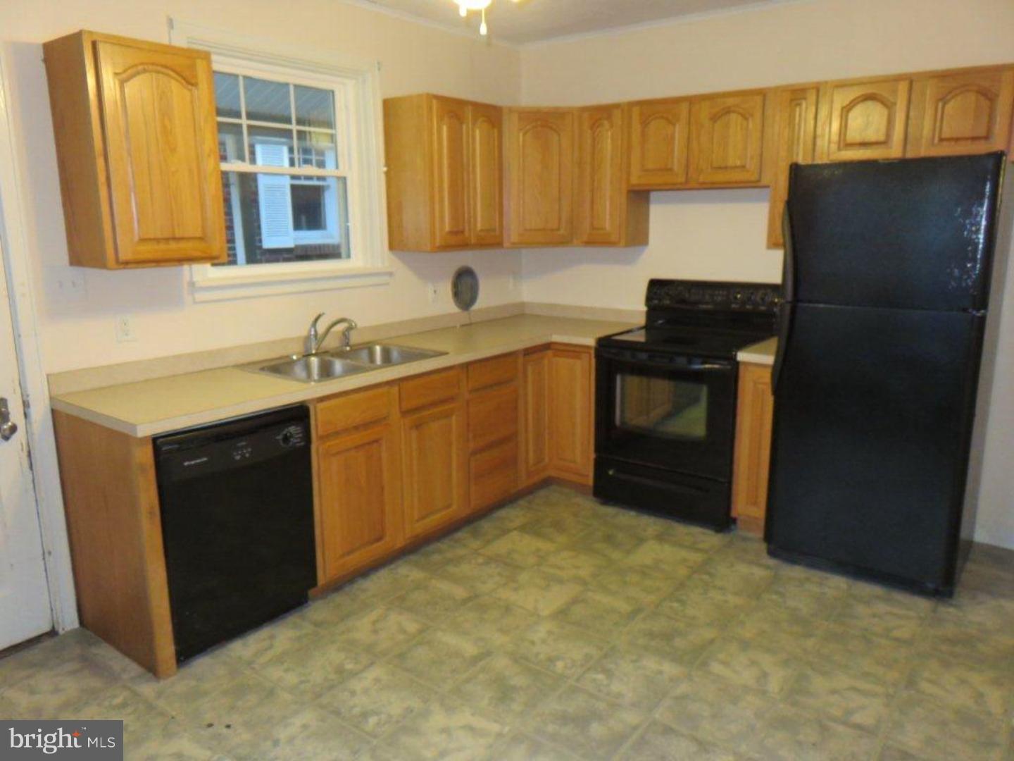 541 Gregg Street Reading, PA 19607 - Photo 6 of 12 Gallery Image 6