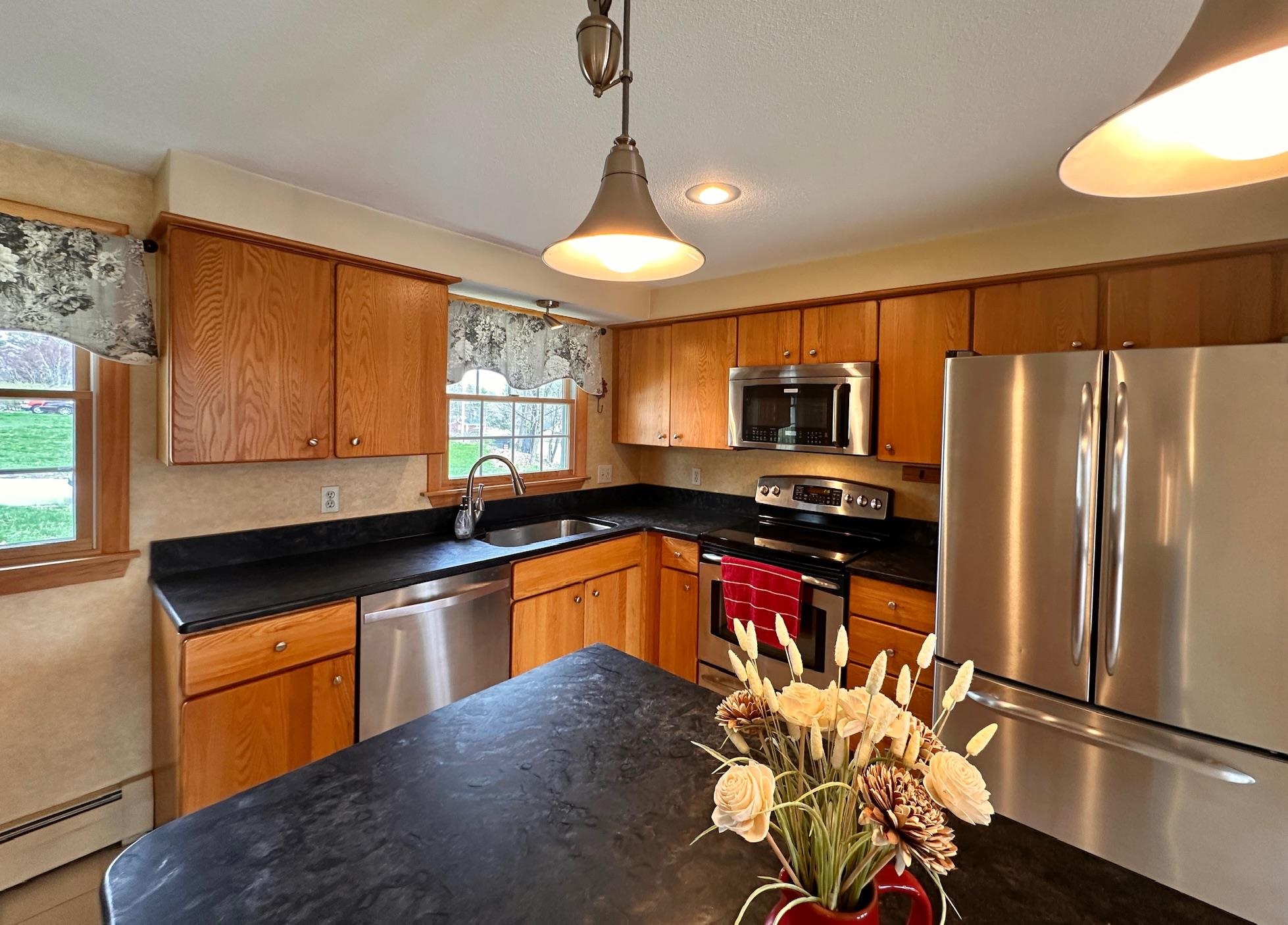 19 Pinewood Drive Merrimack, NH 03054 - Photo 2 of 42