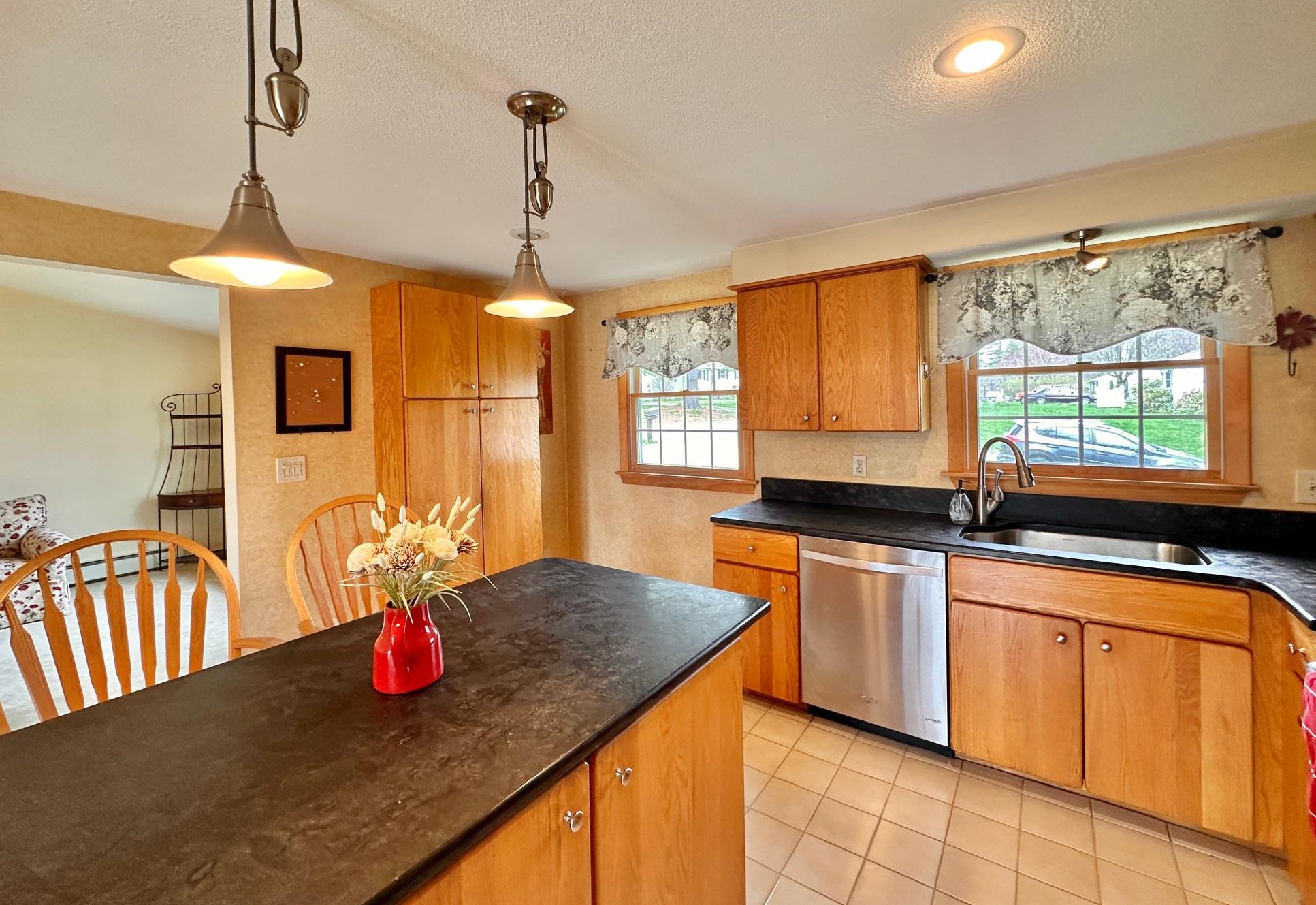 19 Pinewood Drive Merrimack, NH 03054 - Photo 3 of 42