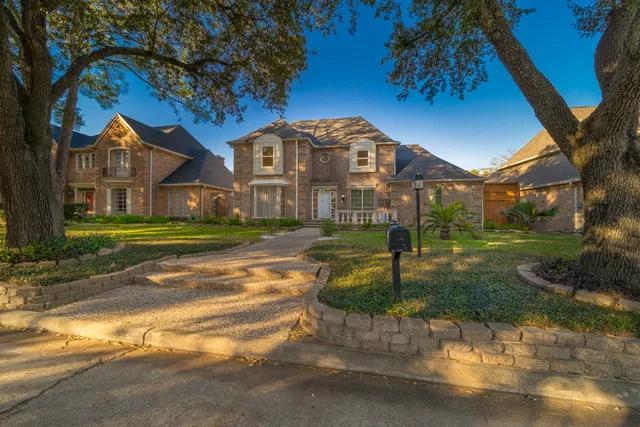 $3,400 | 15738 Fleetwood Oaks Drive, Houston, TX 77079