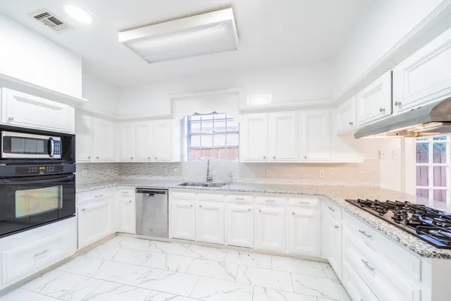 $3,400 | 15738 Fleetwood Oaks Drive, Houston, TX 77079