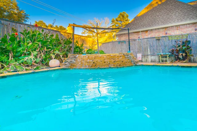 $3,400 | 15738 Fleetwood Oaks Drive, Houston, TX 77079