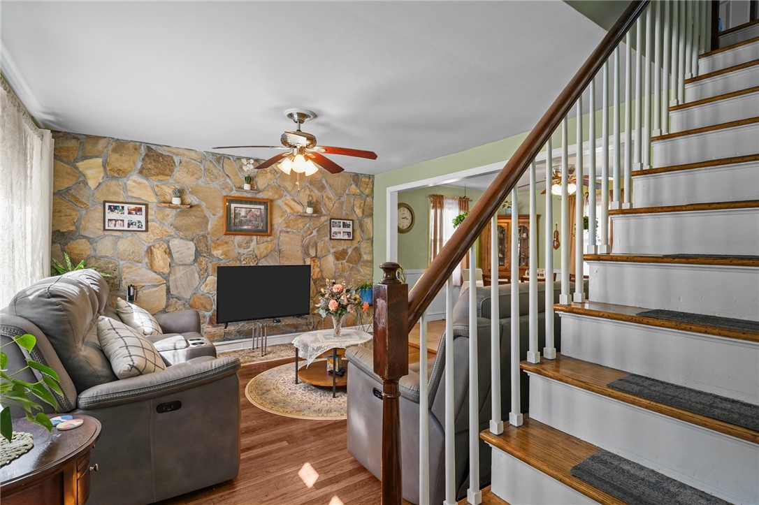 34 Aldrich Avenue Cranston, RI 02920 - Photo 4 of 44 Gallery Image 4